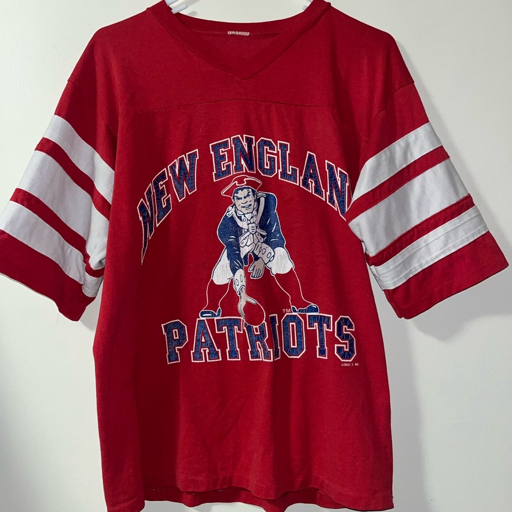 Vintage 70s/Early 80s New England Patriots LOGO 7 Shirt~Men’s Medium 19.5x26.5